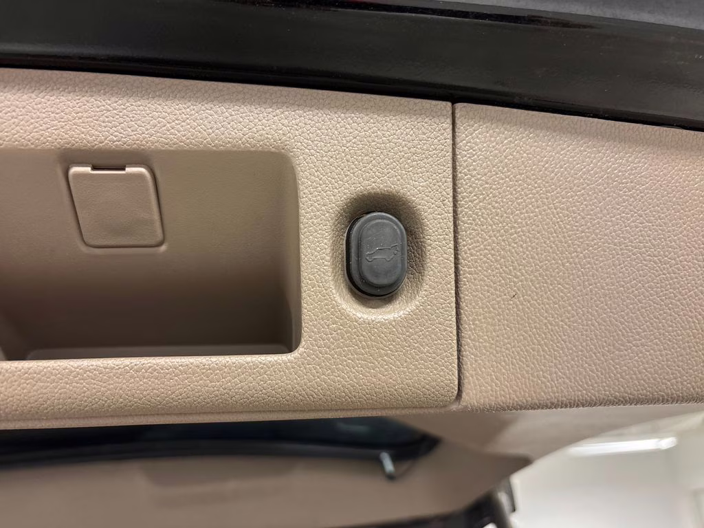 2017 Onyx Black GMC Yukon SLT RWD SUV