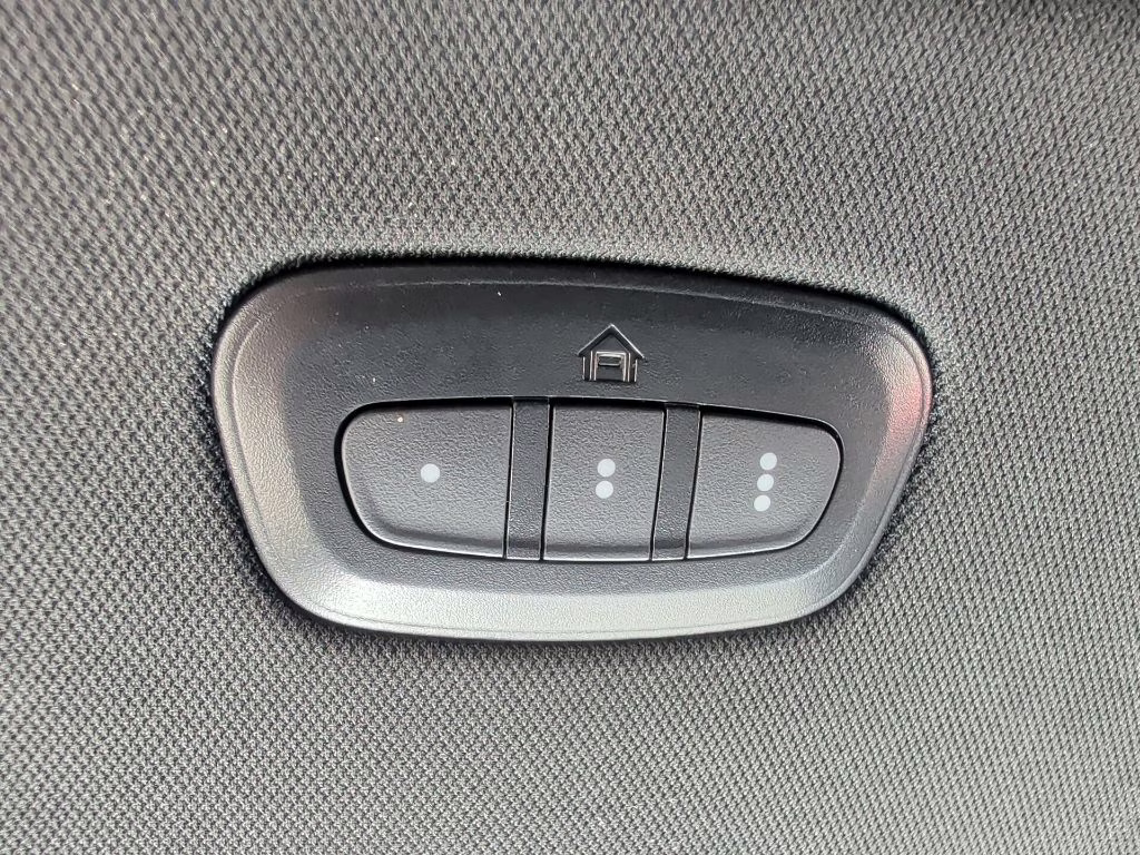 2023 Diamond Black Crystal Pearlcoat Jeep Wagoneer L Series II RWD SUV