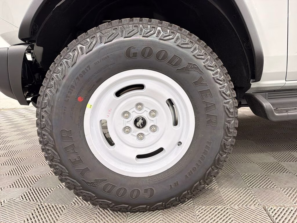 2026 AVALANCHE GRAY Ford Bronco Heritage Edition 4X4 SUV