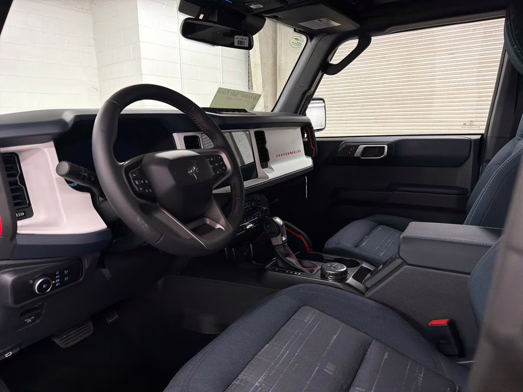 2026 AVALANCHE GRAY Ford Bronco Heritage Edition 4X4 SUV