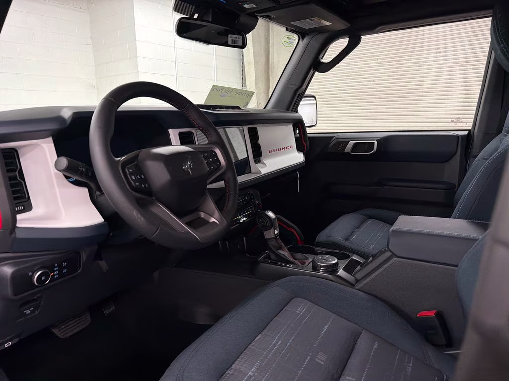 2026 AVALANCHE GRAY Ford Bronco Heritage Edition 4X4 SUV