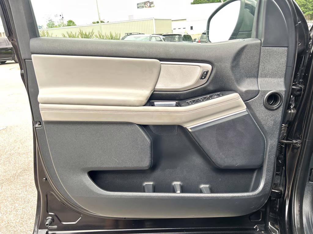 2025 Agate Black Metallic Ford Expedition Active RWD SUV