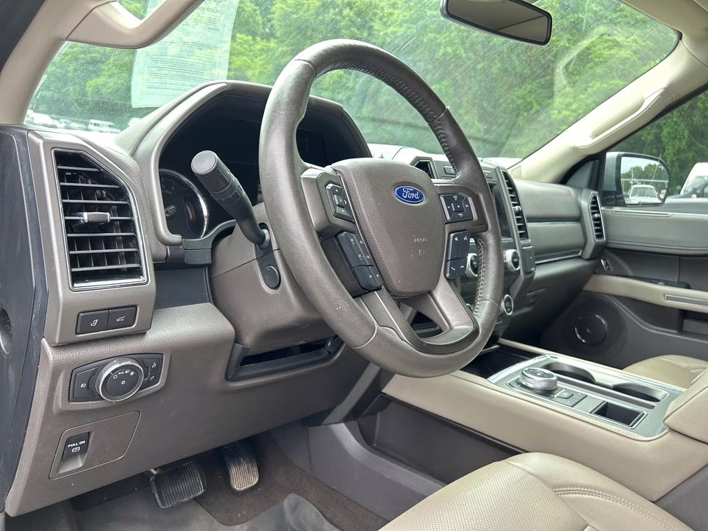 2020 Iconic Silver Metallic Ford Expedition XLT RWD SUV