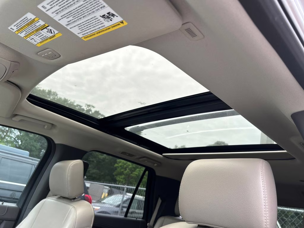 2020 Iconic Silver Metallic Ford Expedition XLT RWD SUV
