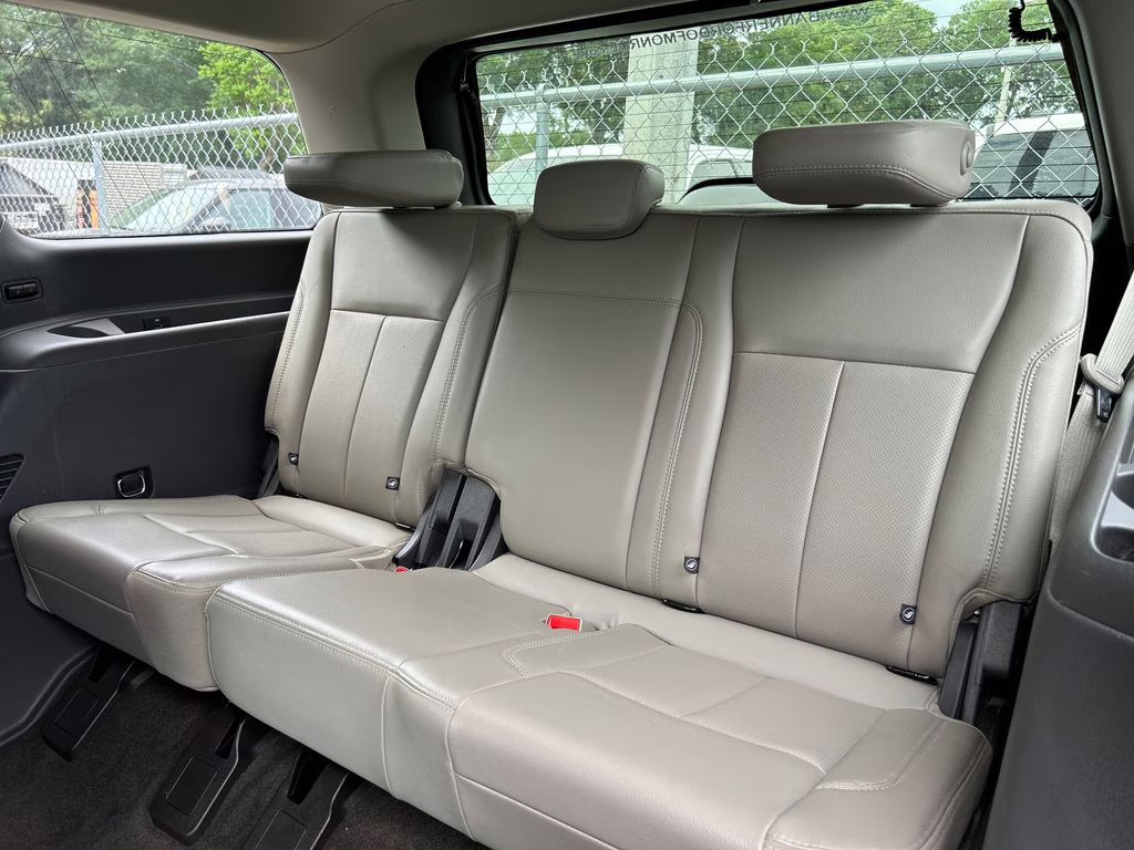 2020 Iconic Silver Metallic Ford Expedition XLT RWD SUV