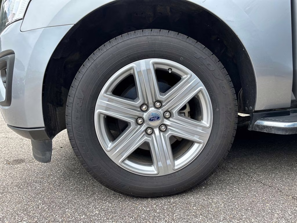 2020 Iconic Silver Metallic Ford Expedition XLT RWD SUV