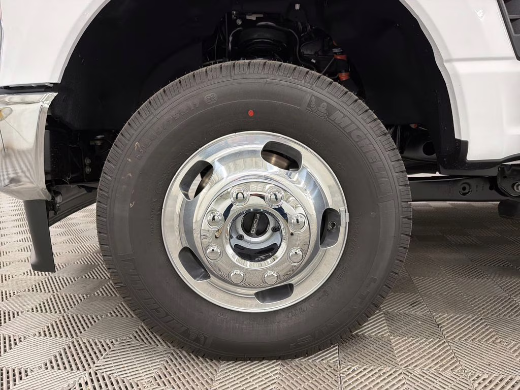 2026 OXFORD WHITE Ford Super Duty F-350 DRW XLT 4X4 Truck