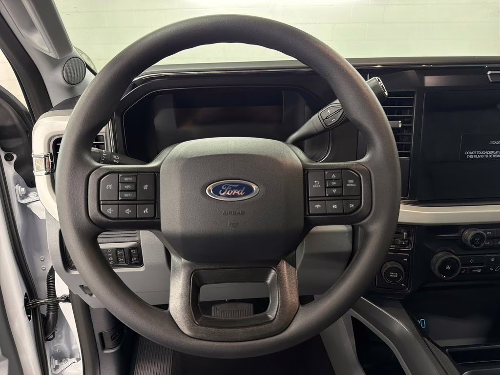 2026 OXFORD WHITE Ford Super Duty F-350 DRW XLT 4X4 Truck