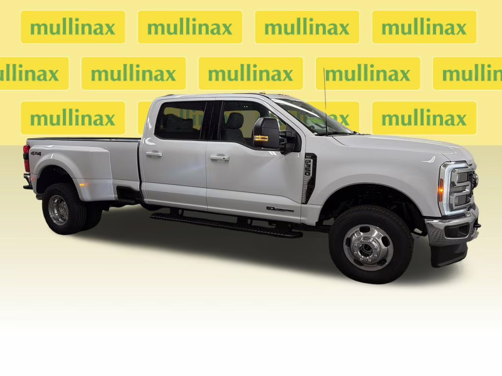 2026 OXFORD WHITE Ford Super Duty F-350 DRW XLT 4X4 Truck
