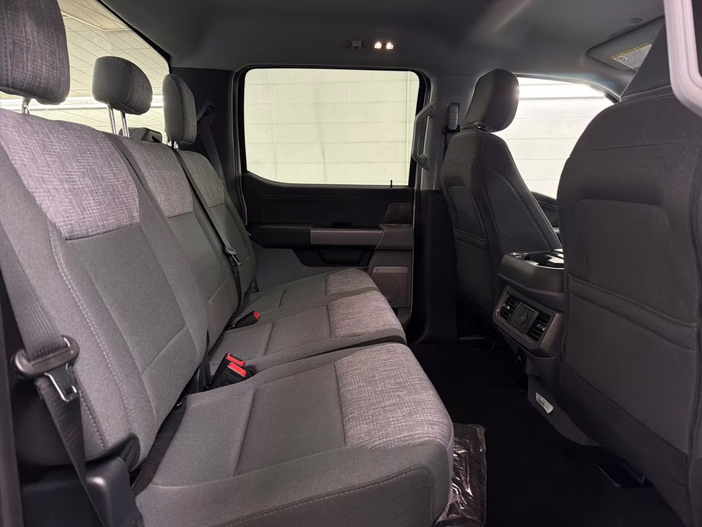 2026 OXFORD WHITE Ford Super Duty F-350 DRW XLT 4X4 Truck