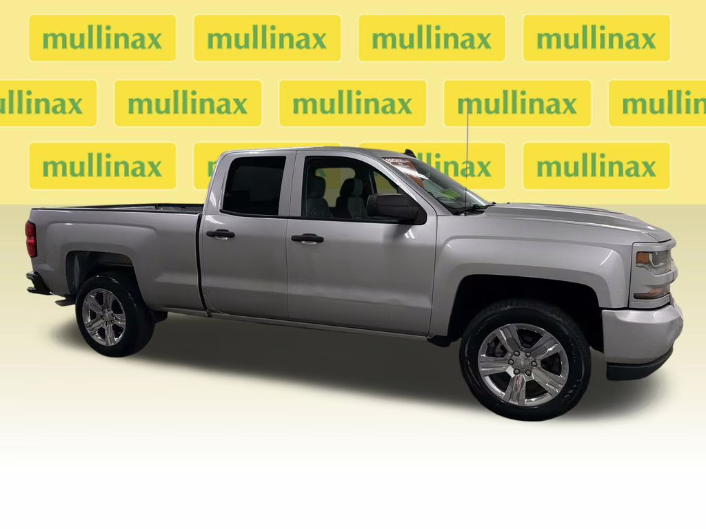 2018 Silver Ice Metallic Chevrolet Silverado 1500 Custom RWD Truck