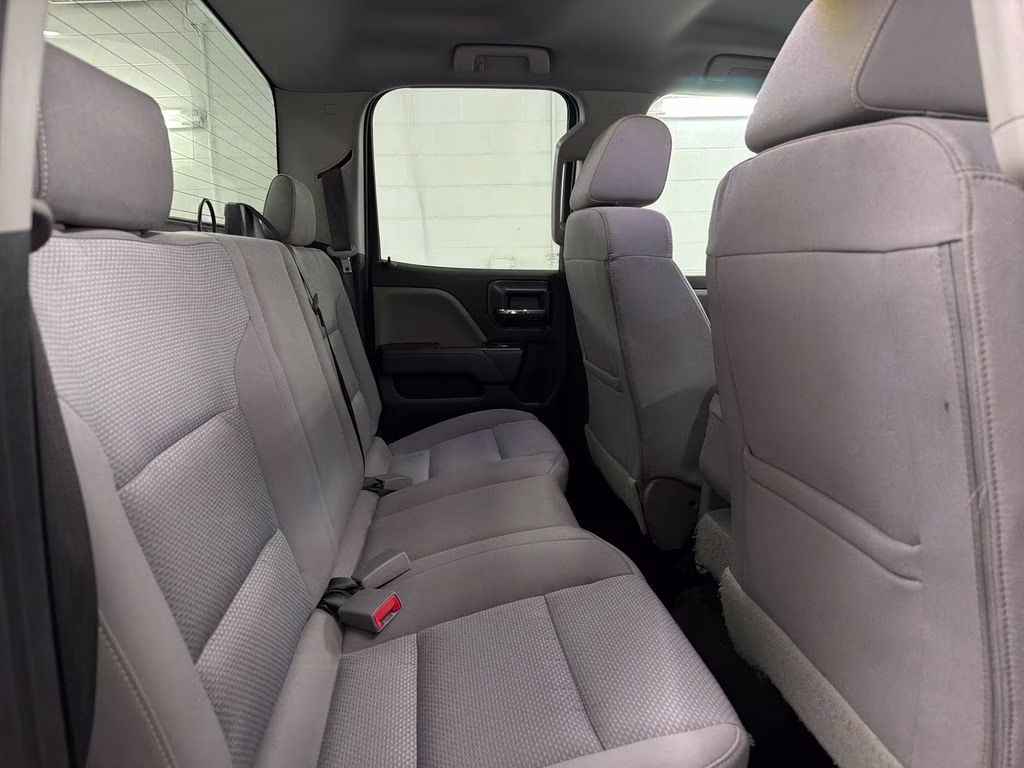 2018 Silver Ice Metallic Chevrolet Silverado 1500 Custom RWD Truck
