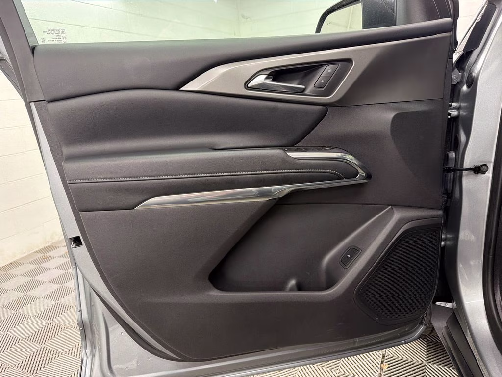 2026 Sterling Gray Metallic Chevrolet Traverse LT FWD SUV