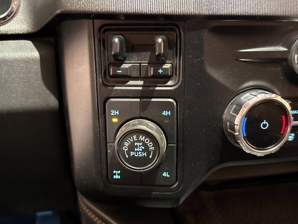 2024 Antimatter Blue Metallic Ford Super Duty F-250 SRW Platinum 4X4 Truck