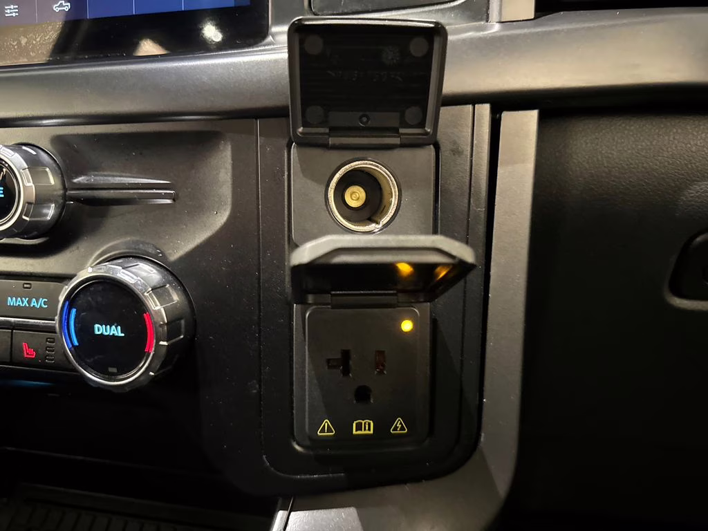 2024 Oxford White Ford F-150 XLT 4X4 Truck