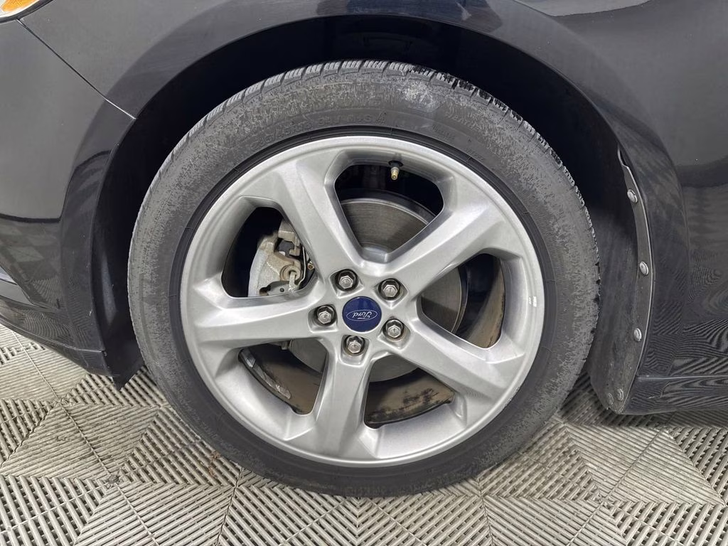 2016 Shadow Black Ford Fusion SE FWD Sedan