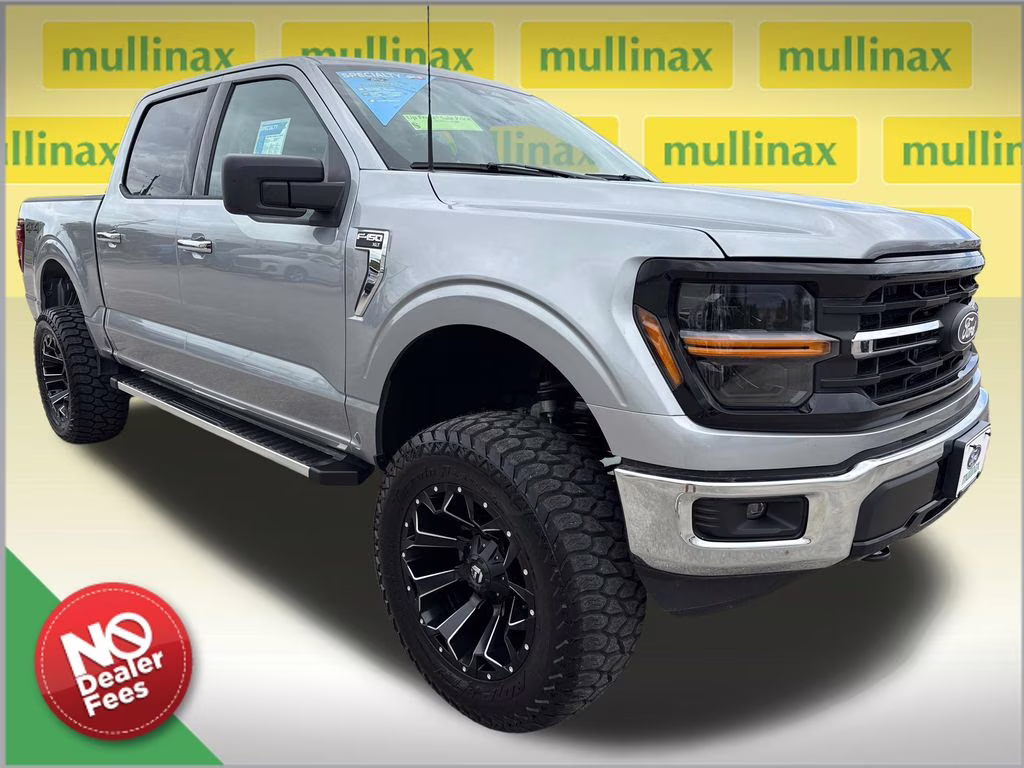 2025 Iconic Silver Metallic Ford F-150 XLT w/ LIFTKIT 4X4 Truck