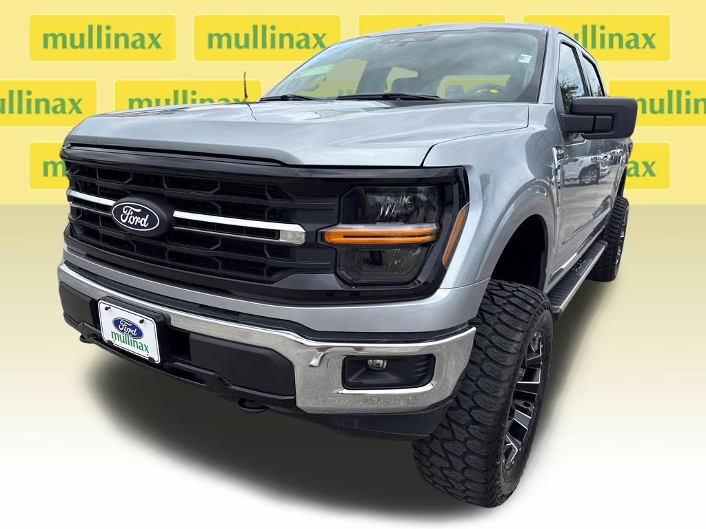 2025 Iconic Silver Metallic Ford F-150 XLT w/ LIFTKIT 4X4 Truck