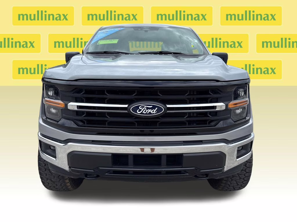 2025 Iconic Silver Metallic Ford F-150 XLT w/ LIFTKIT 4X4 Truck