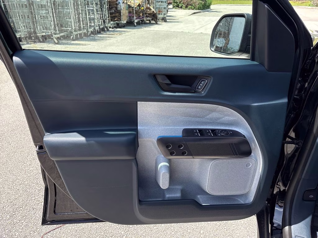 2026 Shadow Black Ford Maverick XLT FWD Truck