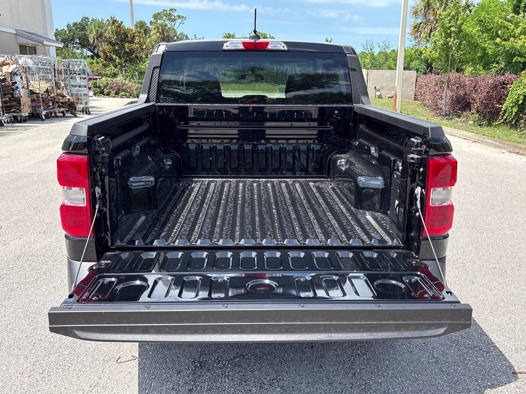 2026 Shadow Black Ford Maverick XLT FWD Truck