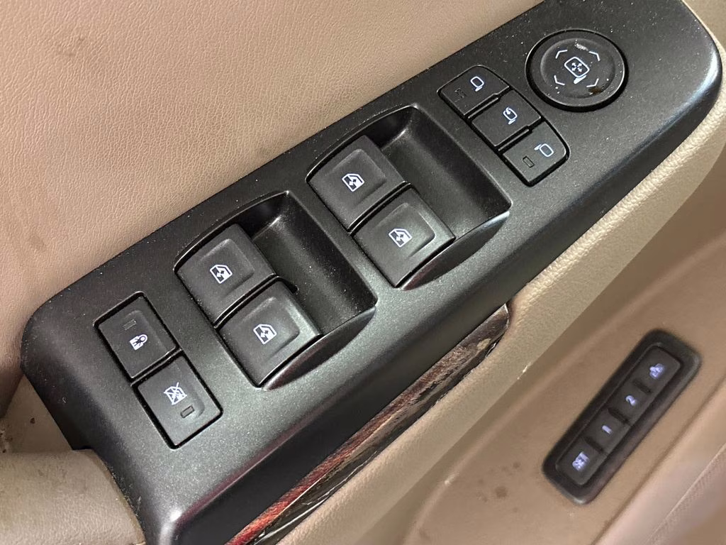 2017 Onyx Black GMC Yukon SLT RWD SUV