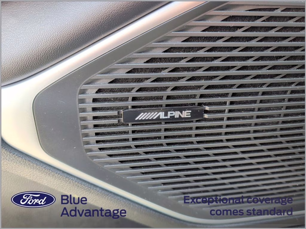 2023 Diamond Black Crystal Pearlcoat Jeep Wagoneer L Series II RWD SUV