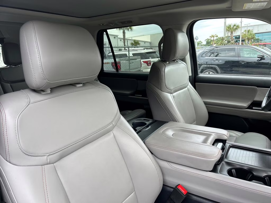 2025 Agate Black Metallic Ford Expedition Active RWD SUV