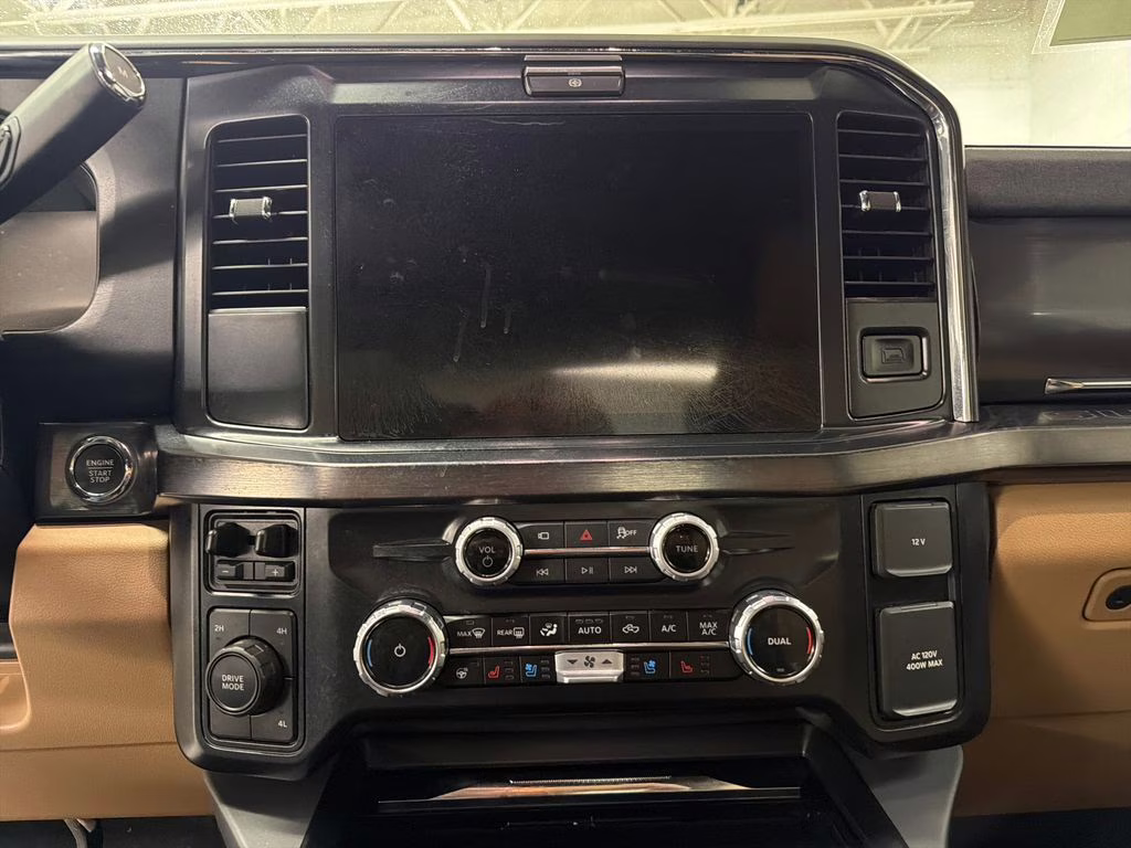 2026 Oxford White Ford Super Duty F-250 SRW Lariat 4X4 Truck