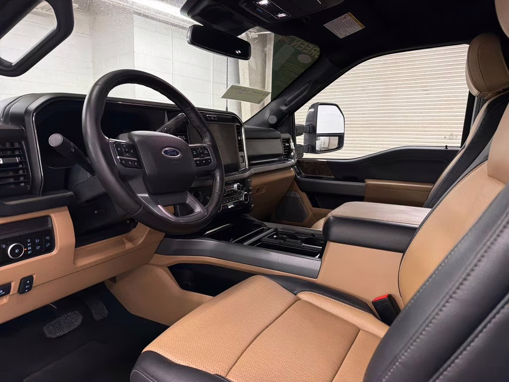 2026 Oxford White Ford Super Duty F-250 SRW Lariat 4X4 Truck