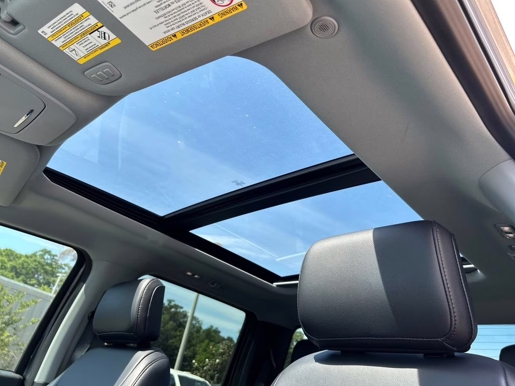 2025 Carbonized Gray Metallic Ford Super Duty F-250 SRW Lariat 4X4 Truck