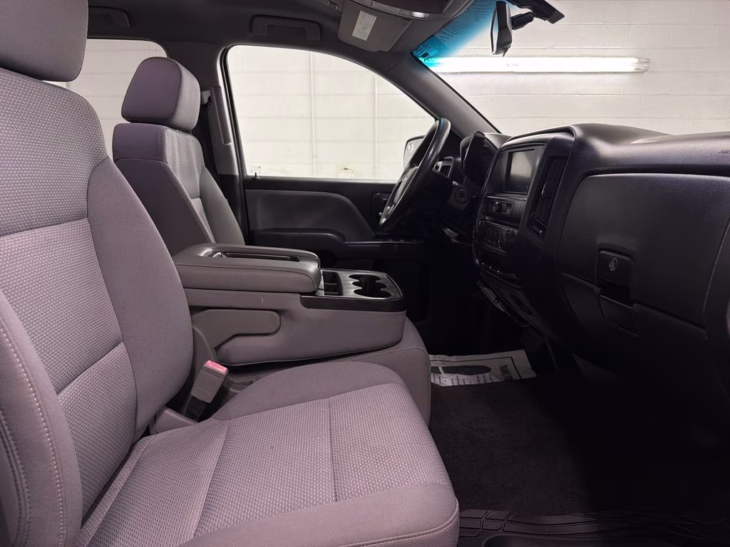 2018 Silver Ice Metallic Chevrolet Silverado 1500 Custom RWD Truck