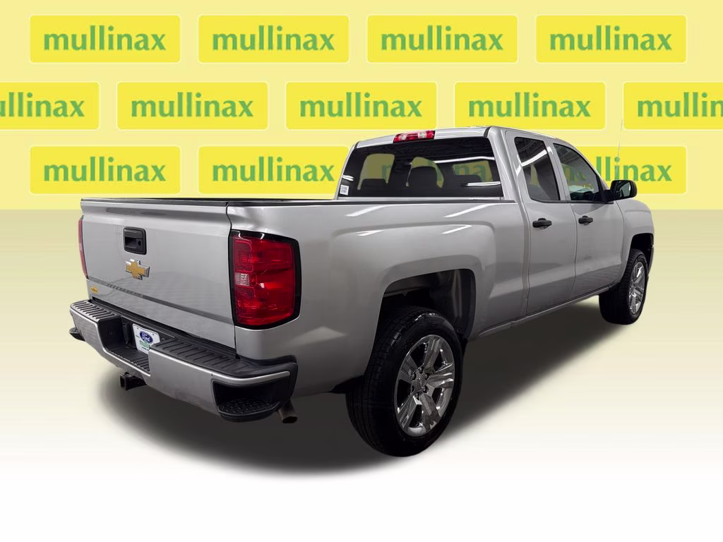 2018 Silver Ice Metallic Chevrolet Silverado 1500 Custom RWD Truck