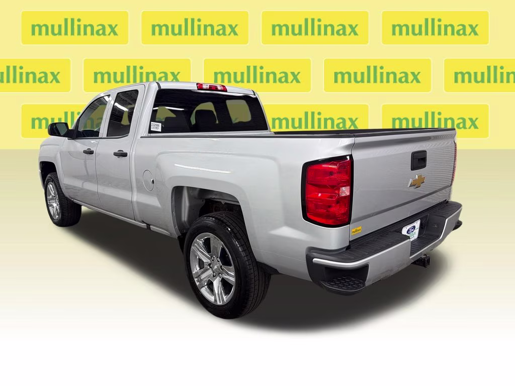 2018 Silver Ice Metallic Chevrolet Silverado 1500 Custom RWD Truck