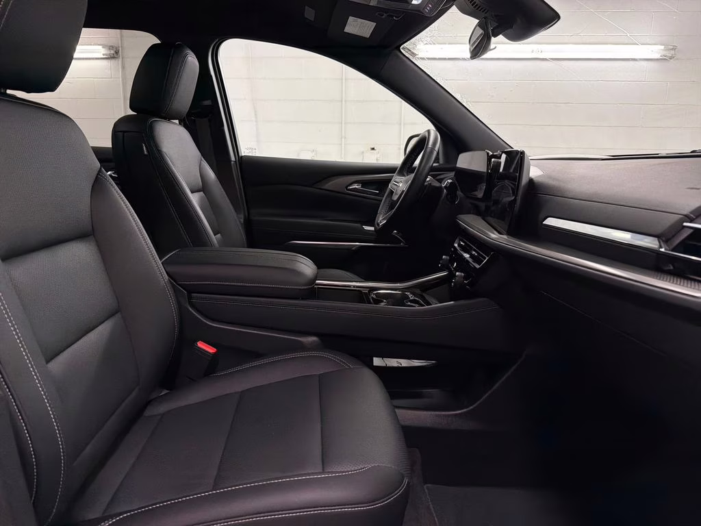 2026 Sterling Gray Metallic Chevrolet Traverse LT FWD SUV