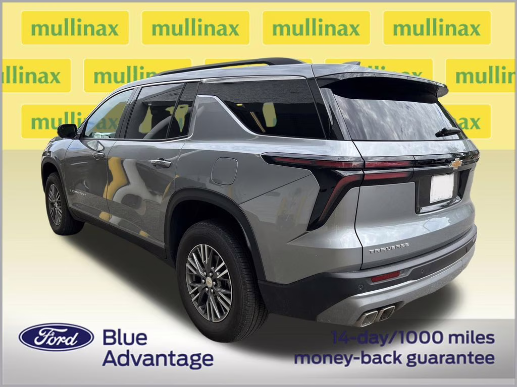 2026 Sterling Gray Metallic Chevrolet Traverse LT FWD SUV