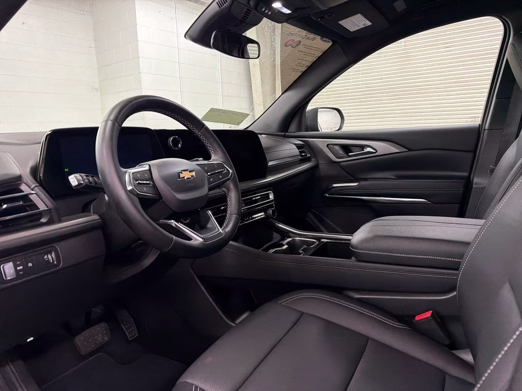 2026 Sterling Gray Metallic Chevrolet Traverse LT FWD SUV