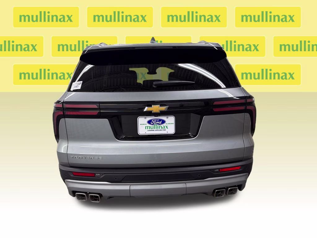 2026 Sterling Gray Metallic Chevrolet Traverse LT FWD SUV