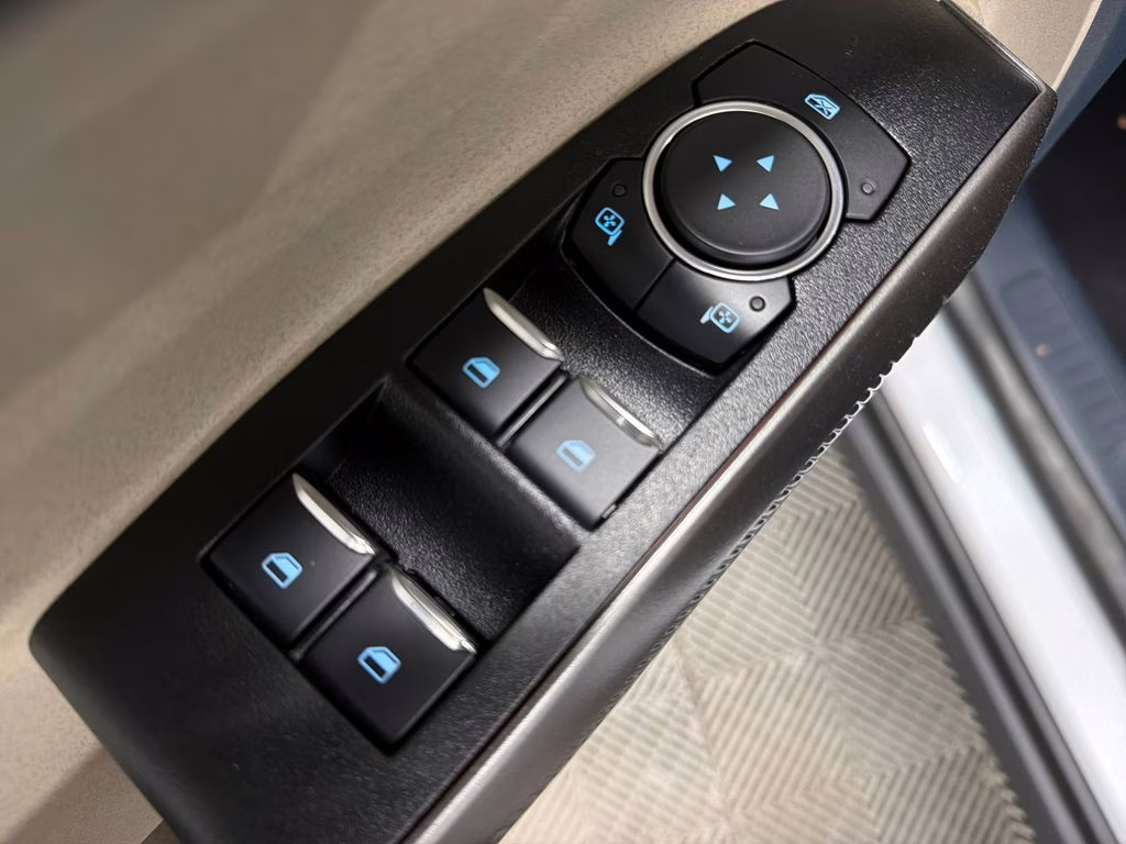 2026 OXFORD WHITE Ford Maverick Lariat AWD Truck