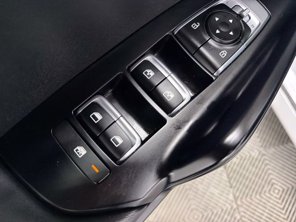 2021 Glacial White Pearl Kia K5 GT-Line FWD Sedan