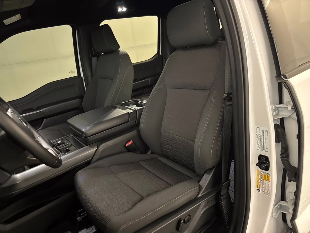 2024 Oxford White Ford F-150 XLT 4X4 Truck