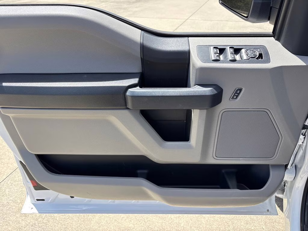 2017 Oxford White Ford F-150 XL RWD Truck