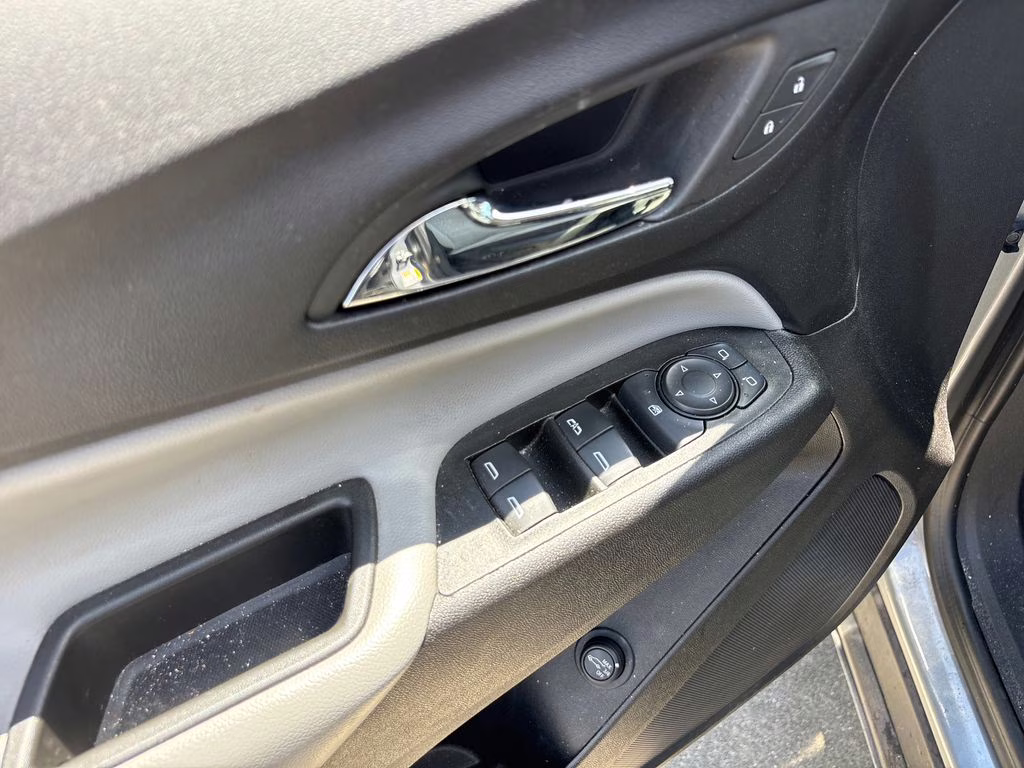 2024 Sterling Gray Metallic Chevrolet Equinox LT FWD SUV
