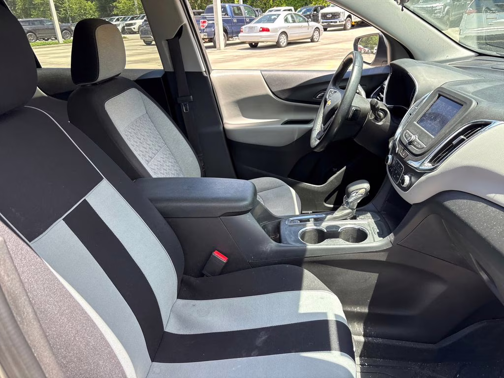 2024 Sterling Gray Metallic Chevrolet Equinox LT FWD SUV