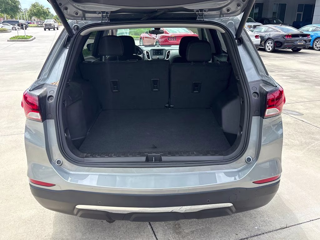 2024 Sterling Gray Metallic Chevrolet Equinox LT FWD SUV