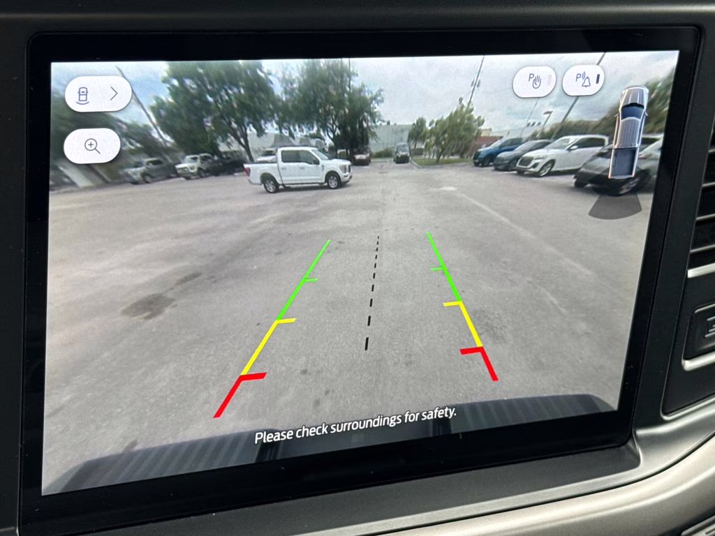 2025 Iconic Silver Metallic Ford F-150 XLT w/ LIFTKIT 4X4 Truck