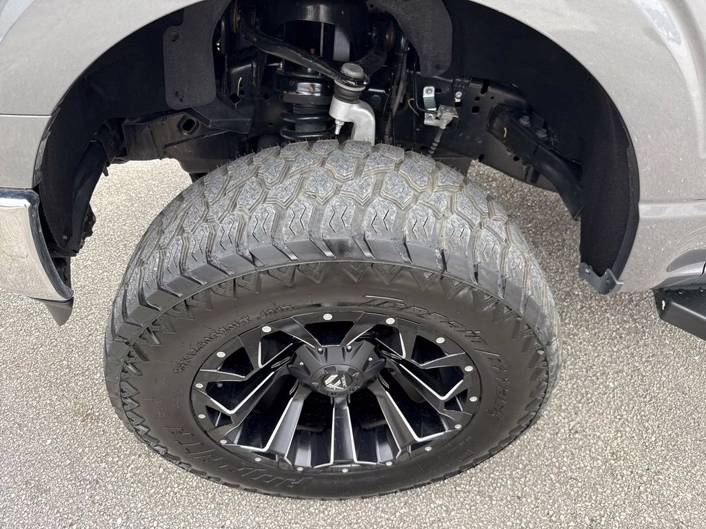 2025 Carbonized Gray Metallic Ford F-150 XLT w/ LIFTKIT 4X4 Truck