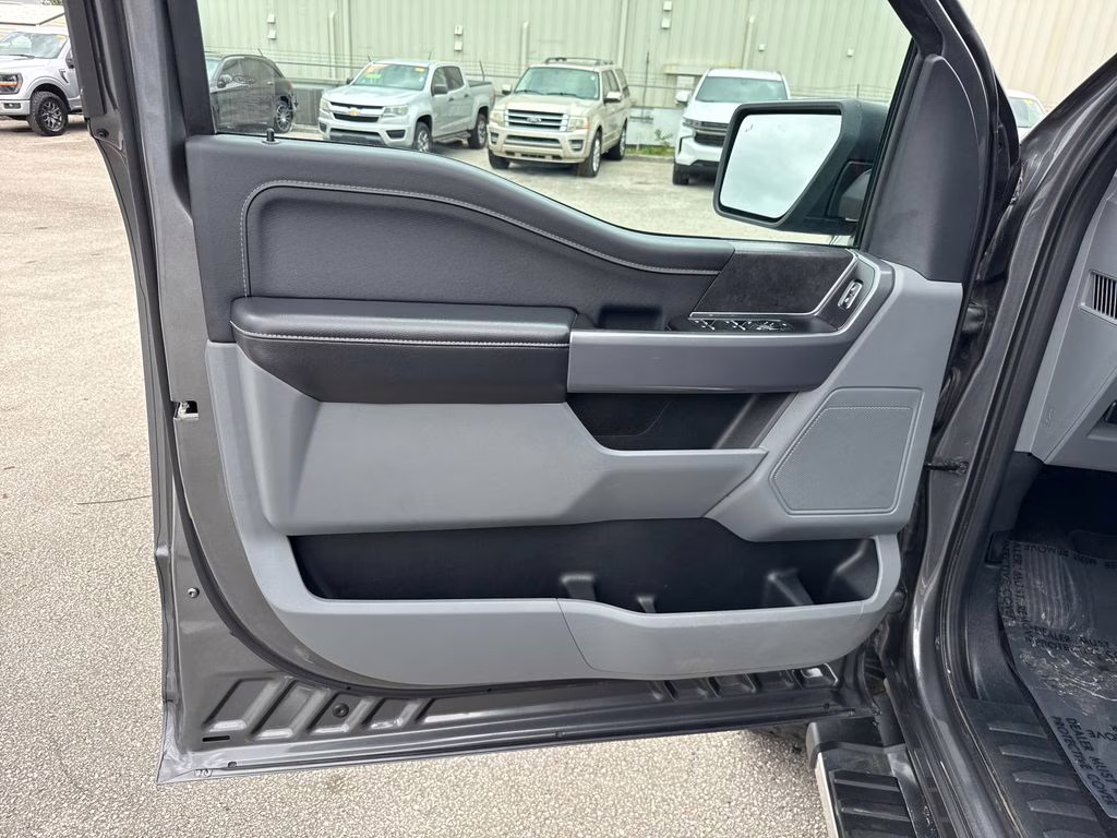 2025 Carbonized Gray Metallic Ford F-150 XLT w/ LIFTKIT 4X4 Truck