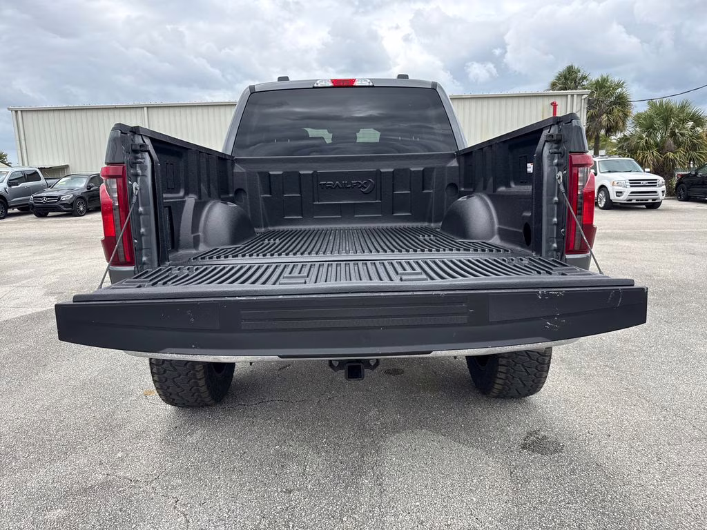 2025 Carbonized Gray Metallic Ford F-150 XLT w/ LIFTKIT 4X4 Truck