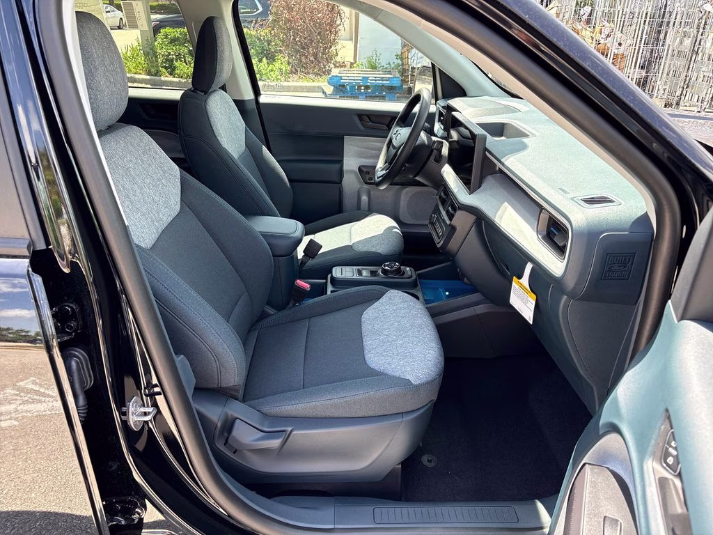 2026 Shadow Black Ford Maverick XLT FWD Truck